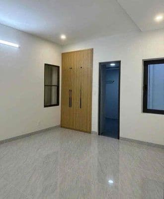 nguyên căn ngang 8m dài 16m 3 tầng Lam Sơn Tân Bình chỉ 30 triệu