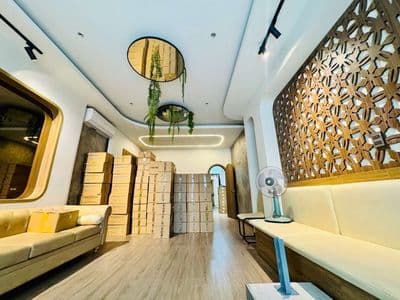 Nhà đẹp hẻm xe tăng xịn hơn mặt tiền -thành thái -quận 10 - chỉ 26 tỷ