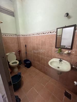 Cho thuê nhà mặt tiền trần bình trọng quận 5 gần cao đẳng kinh tế