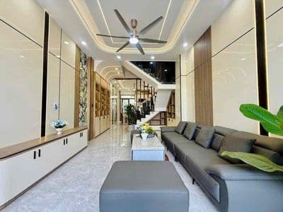 Nhà đẹp 2 lầu giáp ngã 4 ga giá 10 triệu