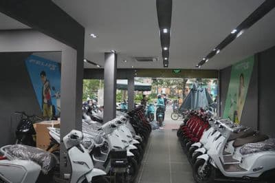 Cho thuê nhà mặt tiền minh phụng quận 11, trệt 2 lầu ngang 10 mét