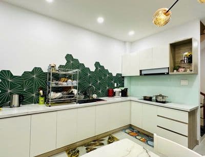 Bán nhà 60m2 - 3 tầng - có gara ô tô trong nhà - nở hậu tài lộc