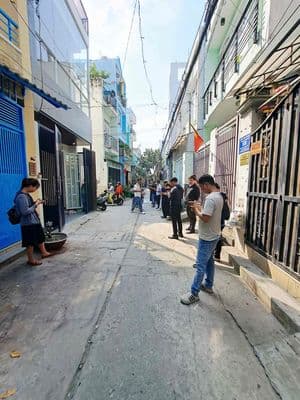 Cho thuê nhà nguyên căn 2 mặt tiền hẻm 688 Hương Lộ 2, Bình Trị đông