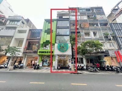 Mt nguyễn trãi p. bến thành q1 , dt : 300m2 vị trí đắc địa làm store