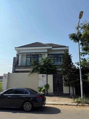 Cho thuê nhà 3 phòng ngủ sân ô tô khu villa thuận phước
