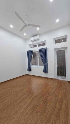 Bán nhà phố Dương Văn Bé 30m2 x3T giá 4.9 tỷ sổ CC 2 thoáng nhà dân có