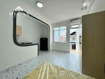 CHDV BAN CÔNG tại NGÃ 4 BỐN XÃ thuận tiện di chuyển TRỐNG SẴN 30m2