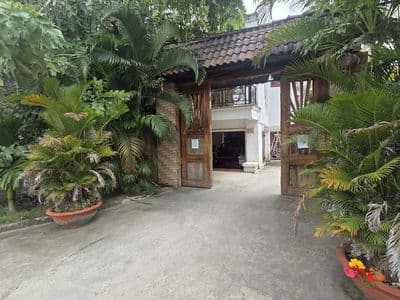 Mặt bằng cho thuê 350m2 có biệt thự nguyên căn 2 phòng ngủ