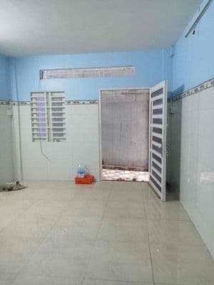 N/c dt: 4 x 8 trệt,1 lẩu,.2 wc. mới sạch sẽ .đnc, có sân chỉ ,6tr./th