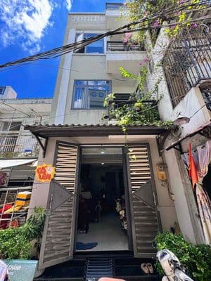 nhà có 2 lầu đúc đường 16, Lê Văn Quới vào