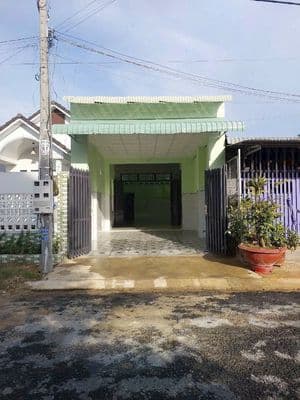 Bán căn nhà cấp 4 ở ngay Xã . Tân Phú Trung 136m2 SHR giá chốt 800tr