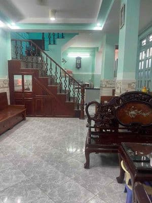 Bán nhà gần công viên Lê Thị Riêng, 50m2, 3 tầng, 3PN, nhỉnh 5 tỷ