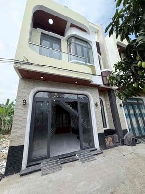 Nhà mới xây đg ô tô long phước - di chuyển trung tâm gần