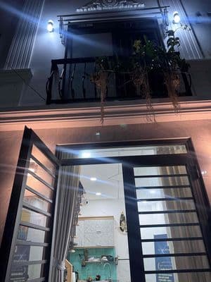 Cần 2 Nam - Ghép nhà phố đầy đủ tiện nghi
