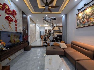 Nhà đẹp 3tầng gần bến xe