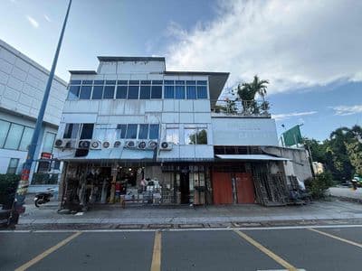 Thuê mặt tiền Võ Văn Kiệt quận 5, giáp quận 1.