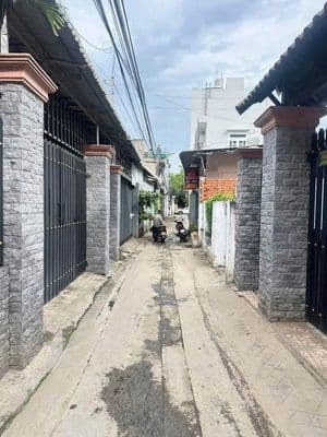 Hạ giá bán gấp nhà c4 sau chợ bà điểm - hóc môn dt 65m2 sổ riêng !