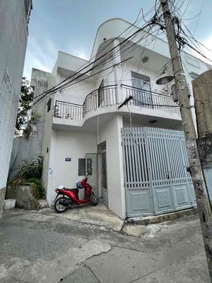 nhà hẻ xe hơi ngay nhà thờ tân hưng ngã tu đình