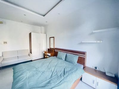 Cho thuê căn hộ studio full nội thất, ban công, gần biển mỹ an