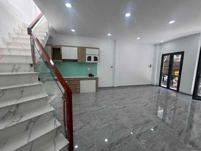 Bán nhà hậu giang, sát chợ phú định, 56m2, ngang lớn 8m, 4pn, nhỉnh 4t
