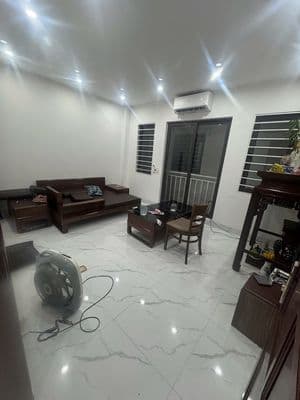 Chính chủ bán căn liền kề góc An thắng. Dt 32m/ sổ, thực tế 41m2