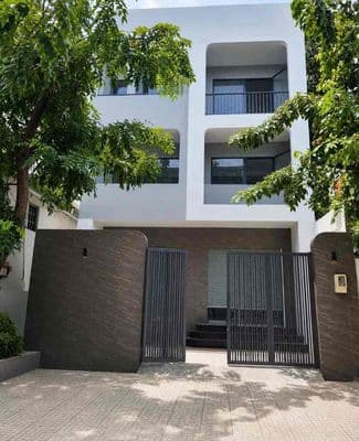 Toà nhà 3 tầng (200m2/sàn) - Ngang 8m - Đối diện Công Viên Tây Thạnh