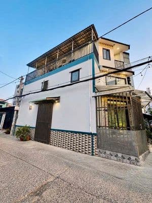 Căn góc thoáng,3 tầng còn mới đẹp