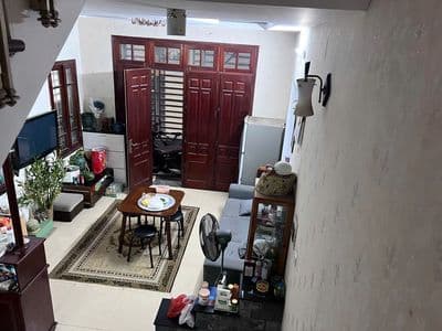 Cho thuê nhà đẹp, full đồ tại hoàng hoa thám, 42m2, 5 tầng, 15tr/tháng