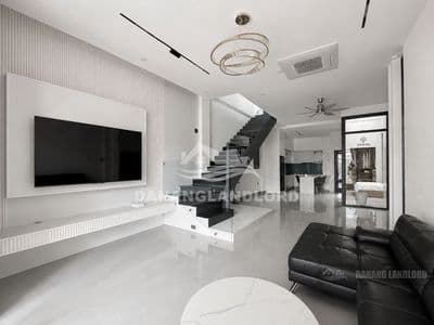 Nhà Đẹp 2 Phòng Ngủ Có Sân Vườn Hòa Xuân | D708