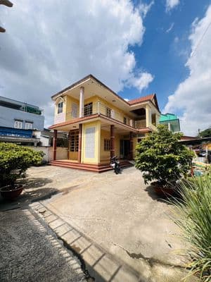 Bán nhà gần 300m2 - 15x20 - công nhận full - đường quốc lộ 13