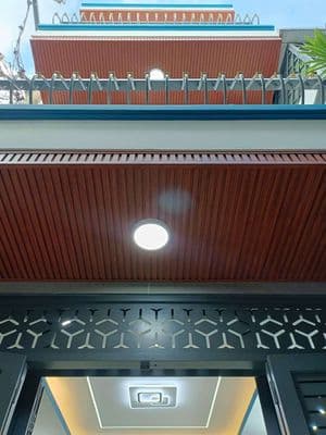 Nhà 3 tấm BTCT mới xây ngay Lê Thúc Hoạch và Kênh Nước Đen.