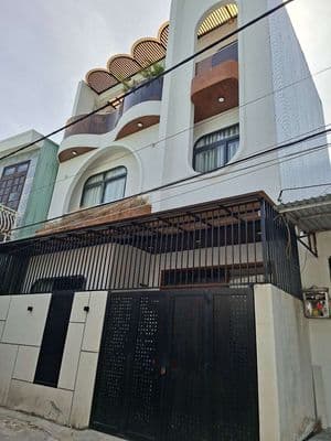 Cho thuê nhà 3 tầng mới xây: đường tô hiệu -3 phòng -3wc nội thất đẹp
