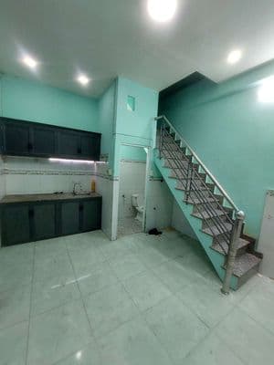 Cho thuê nhà đường Quốc Lộ 50 DT.4m×5m } 1 Lầu 2 Phòng 1 toilet Hẽm2m5