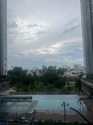 Cần bán căn hộ tầng thấp view hồ bơi, rất mát vào buổi tối