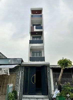 Nhà mặt tiền vị trí kinh doanh tiềm năng, nhà mới đẹp