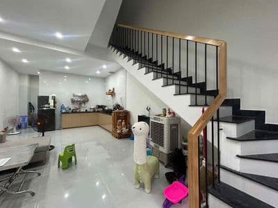 Nhà Kiệt Hướng Nam, 3 Tầng, 2PN, P Thờ. Sân Phơi, 2 TL, Bếp Khách Rộng