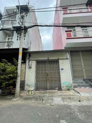 Mt đường số 12, dt: 4x13.5m nhà cấp 4 tiện xây mới cách aeon mall 300m