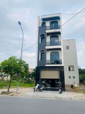 cho thuê nhà mới xây giáp tên lửa 5*25m ba lầu có thang máy