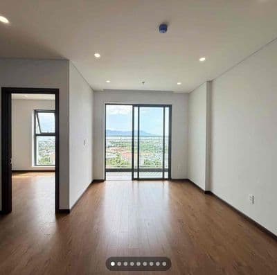 Cho thuê mia center point – 2pn tầng cao, view biển giá 8.5tr