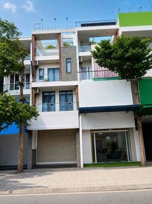 Mặt phố 4 tầng - hầm xe - ngay trung tâm dọc phạm văn đồng