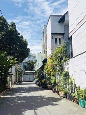 Hơn 5 tỷ - 140m2 đất ngang 8m hẻm xe hơi ngay chung cư đạt gia
