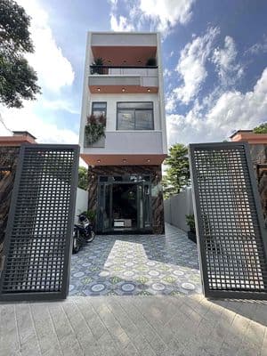 Nhà 2 lầu 2 mặt thoáng, 2 mặt tiền trước sau giáp công viên 4.8tỷ