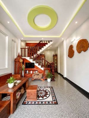 Bán nhà 3 lầu xây ở kiêng cố nội thất cao cấp ngày làng ĐHQG METRO