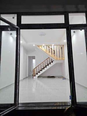 Cho thuê nhà mới nguyên căn -1 trệt 1 lầu 3 phòng ngủ bếp và phòng