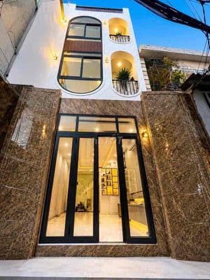 Bán nhà đẹp full nội thất . hẻm trước nhà 2,5m - hẻm 30 lâm văn bền