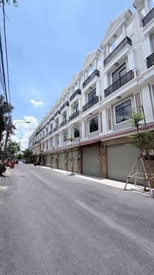 bán nhà có gara ô tô gần vạn phúc