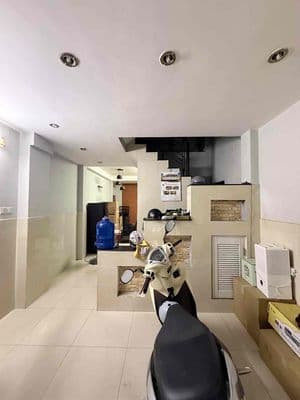 Hẻm oto thông - ra aeon 2p - 3 tầng 4pn - sổ vuông - còn thương lượng