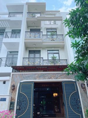 Bán căn nhà phố hướng đông nam khu dân cư 13e intresco mới 100