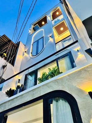 4 Tầng - Lê Văn Duyệt ( Đinh Tiên Hoàng cũ ) giáp Q1- PhúNhuận PXLong