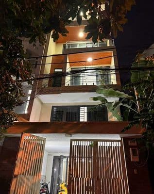 Nhà 5tầng có thang máy, full nội thất xịn, 5pn 4wc, view sông mát mẻ.